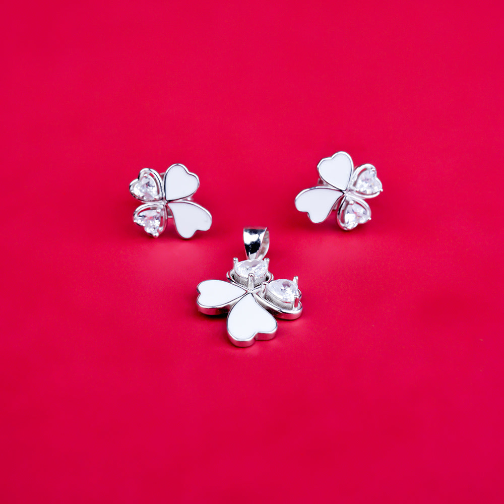 White Colour  Floral Butty Pendle